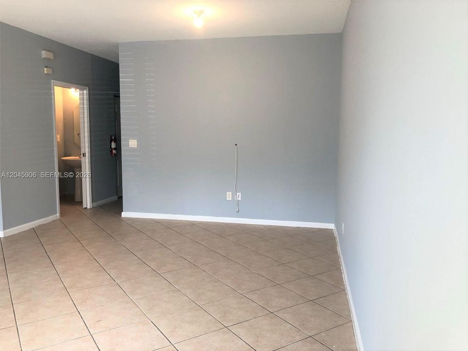 В аренду: $2,695 (3 спален, 2 ванн, 1423 Квадратных фут)