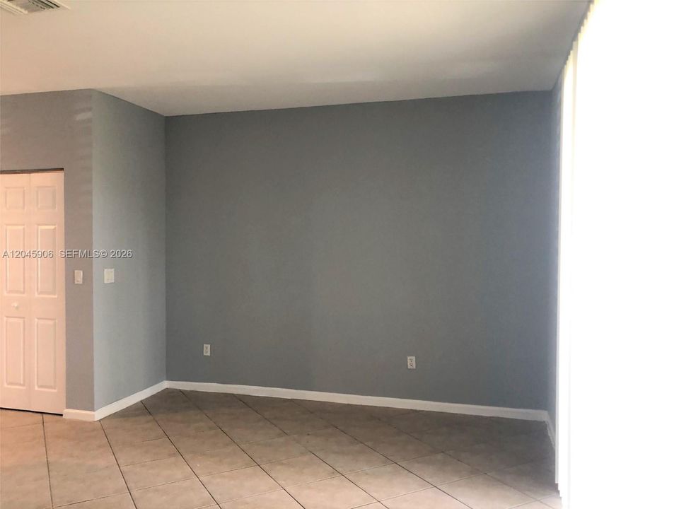 В аренду: $2,695 (3 спален, 2 ванн, 1423 Квадратных фут)