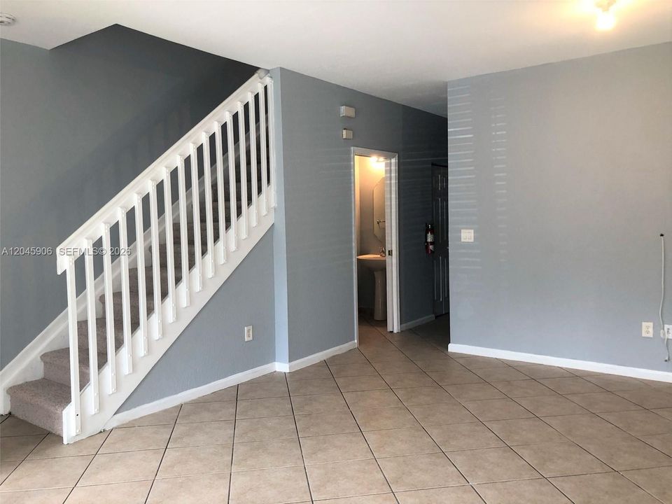 В аренду: $2,695 (3 спален, 2 ванн, 1423 Квадратных фут)