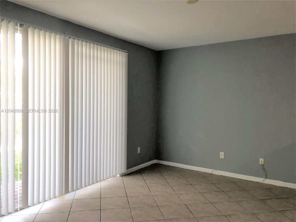 В аренду: $2,695 (3 спален, 2 ванн, 1423 Квадратных фут)