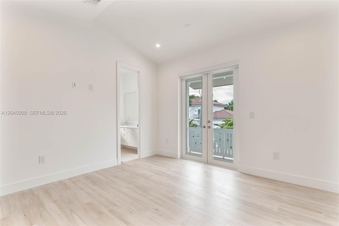 В аренду: $8,950 (3 спален, 2 ванн, 1641 Квадратных фут)