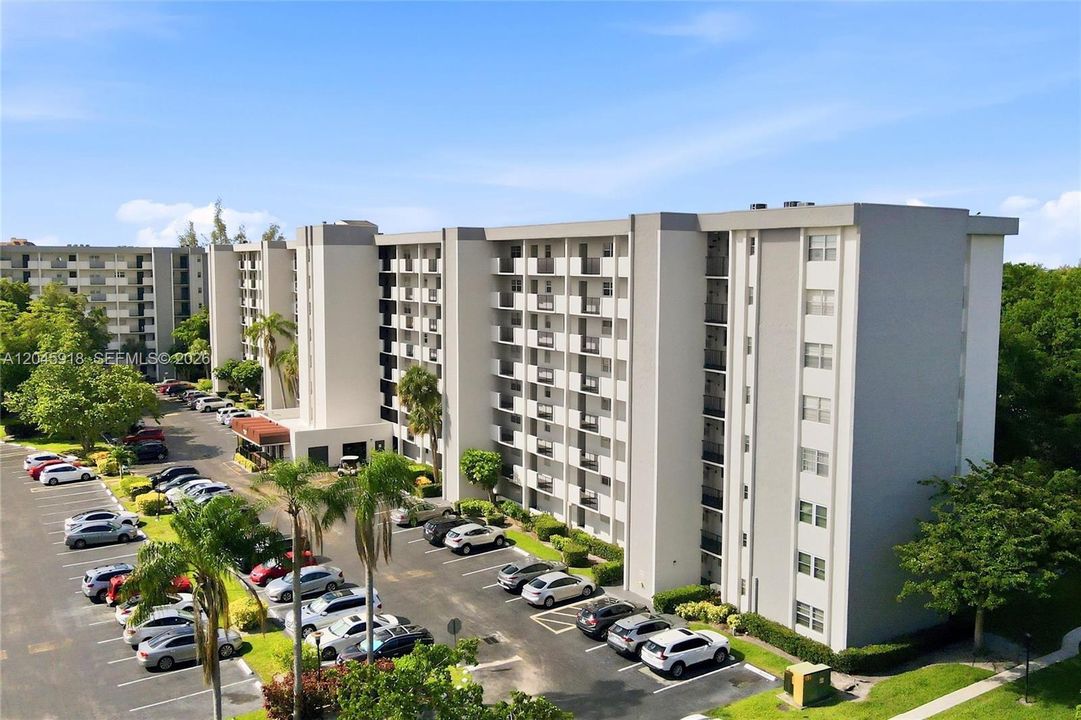 На продажу: $169,000 (2 спален, 2 ванн, 1100 Квадратных фут)