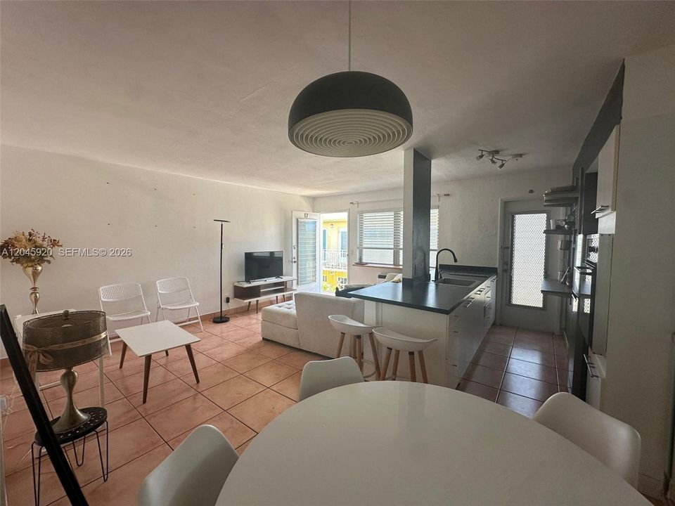For Rent: $1,750 (1 beds, 1 baths, 504 Square Feet)