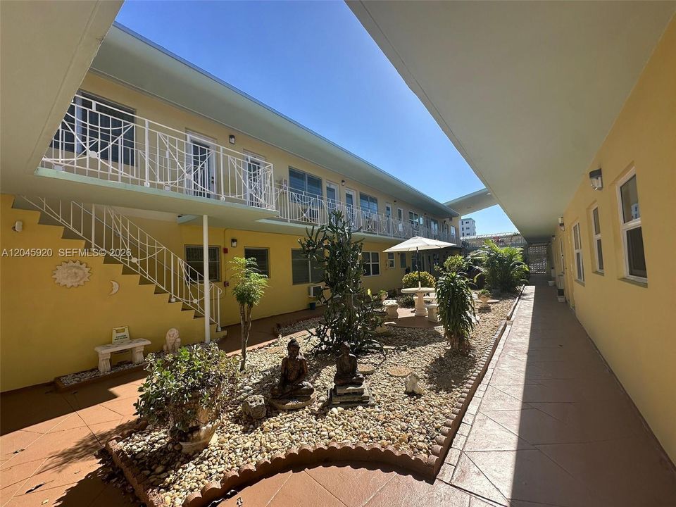 For Rent: $1,750 (1 beds, 1 baths, 504 Square Feet)