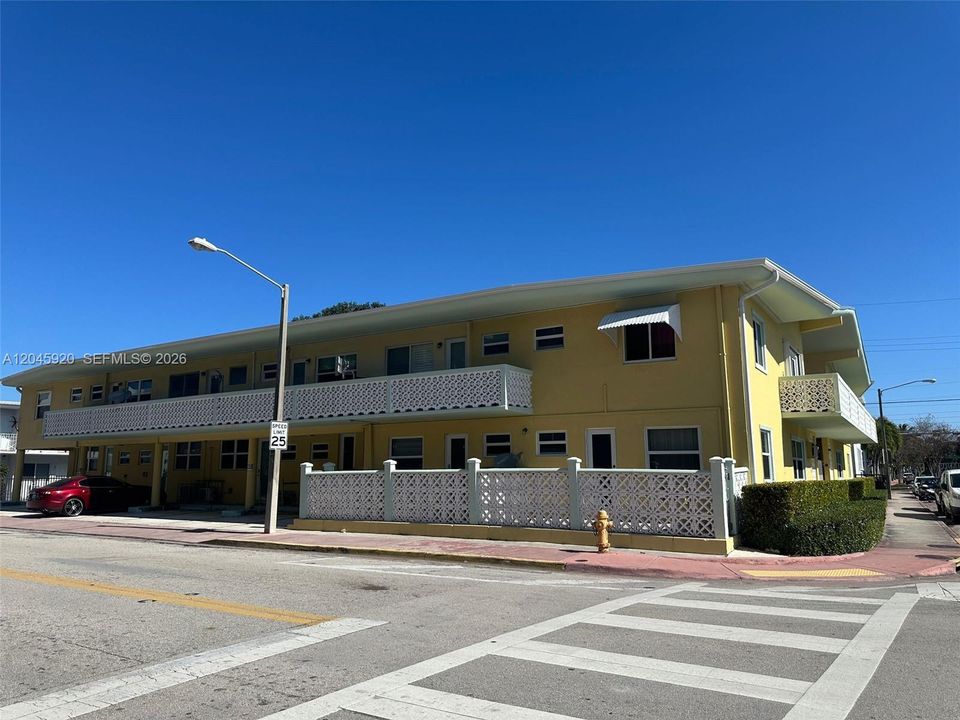 For Rent: $1,750 (1 beds, 1 baths, 504 Square Feet)