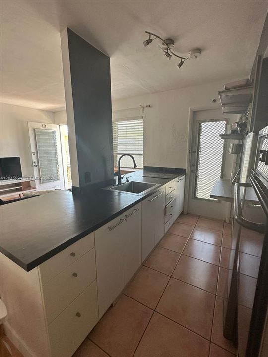 For Rent: $1,750 (1 beds, 1 baths, 504 Square Feet)