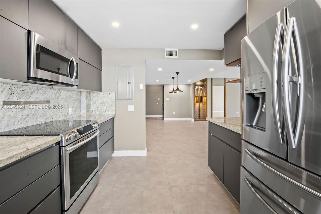 For Sale: $499,000 (2 beds, 2 baths, 1666 Square Feet)