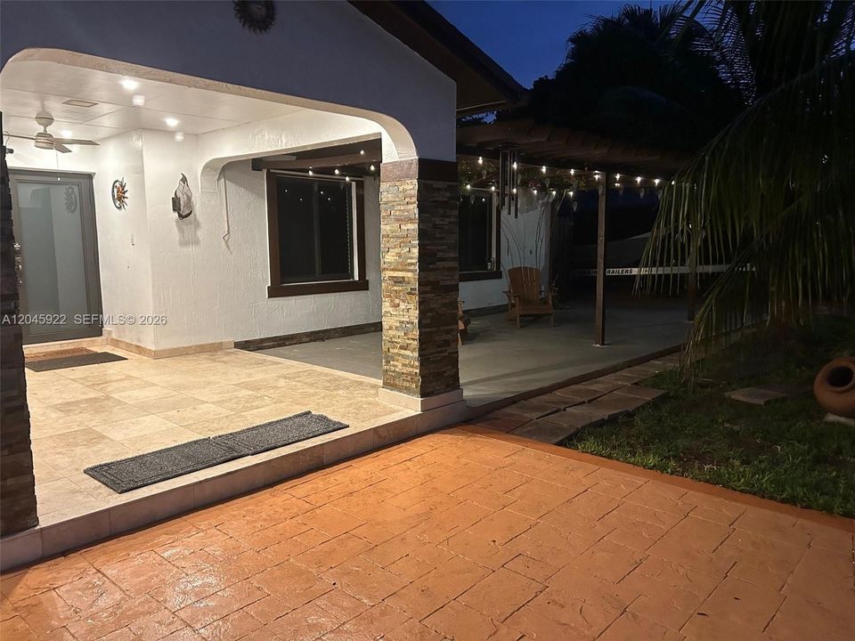 В аренду: $3,500 (3 спален, 2 ванн, 1608 Квадратных фут)