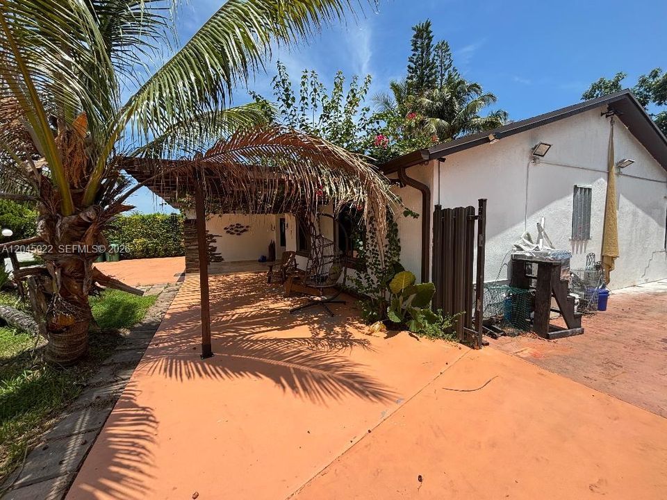В аренду: $3,500 (3 спален, 2 ванн, 1608 Квадратных фут)