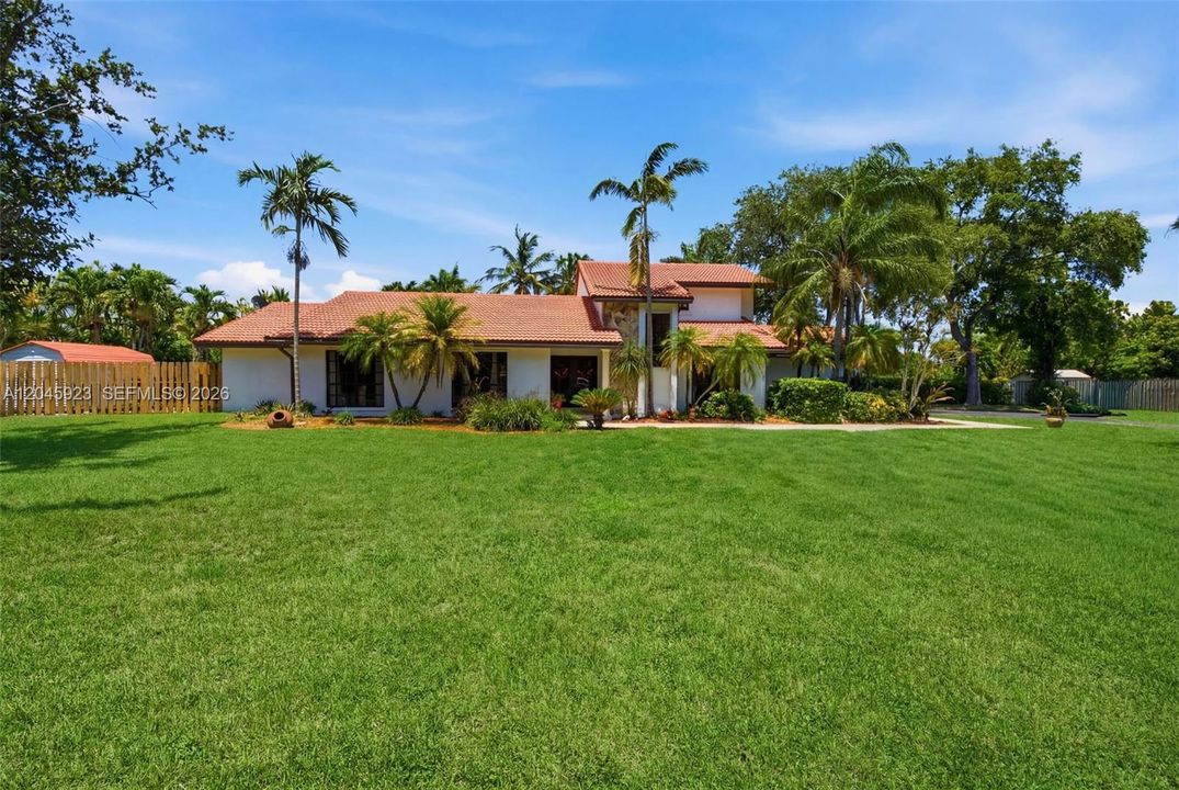 На продажу: $1,195,000 (4 спален, 2 ванн, 2592 Квадратных фут)