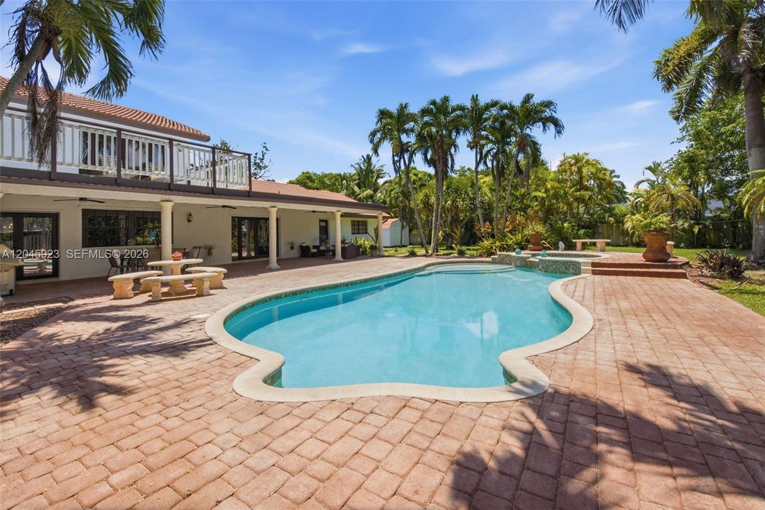 На продажу: $1,195,000 (4 спален, 2 ванн, 2592 Квадратных фут)