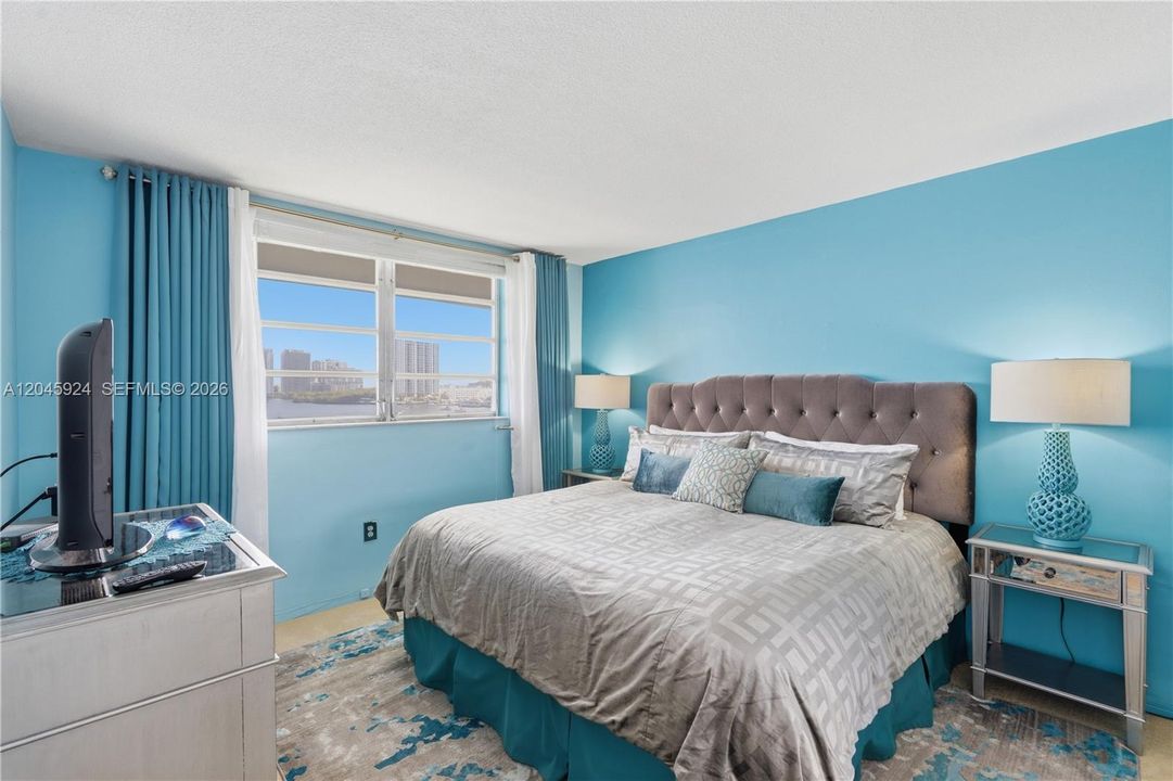 На продажу: $159,700 (1 спален, 1 ванн, 768 Квадратных фут)