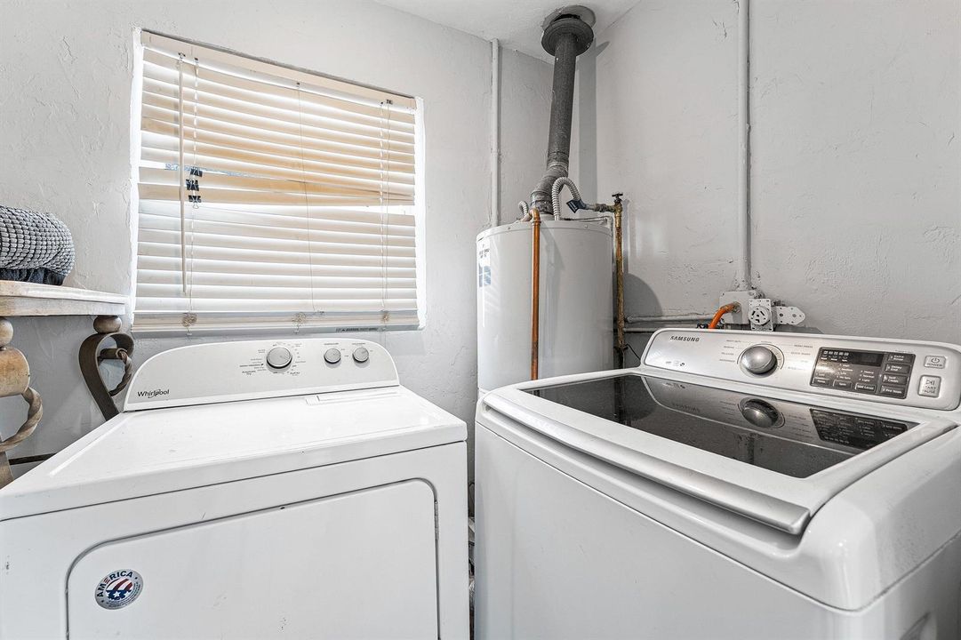 FULL WASHER/DRYER