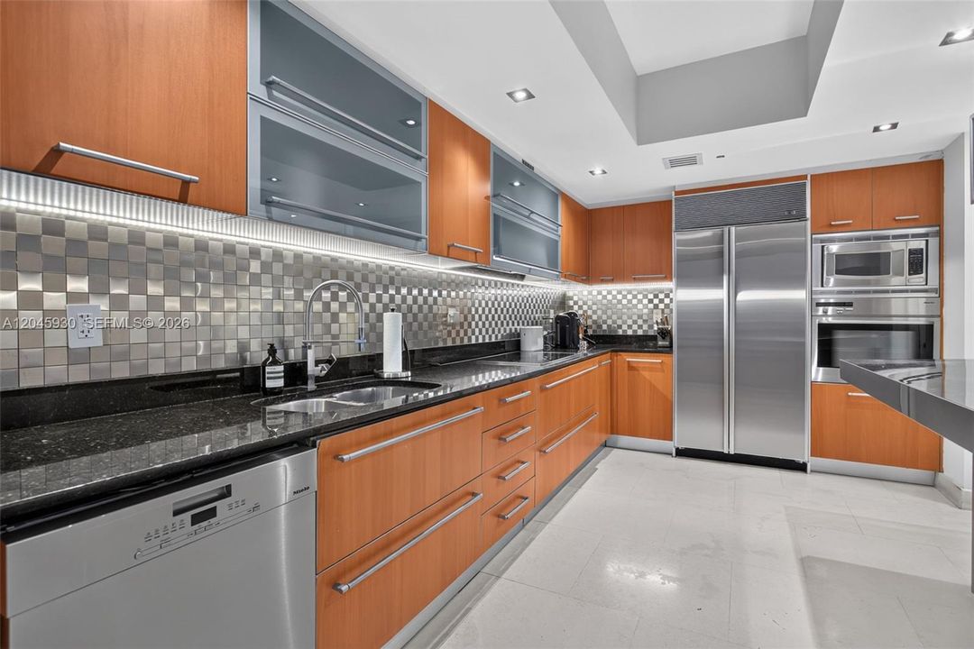 For Rent: $16,500 (3 beds, 3 baths, 2024 Square Feet)