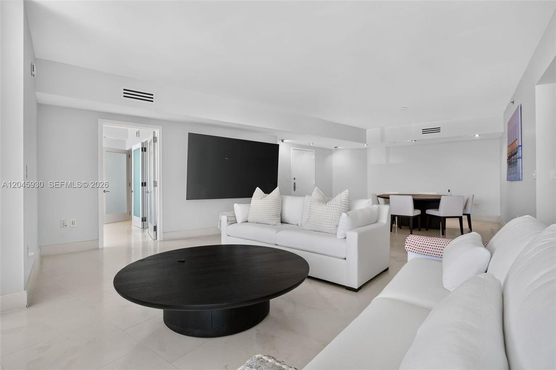 For Rent: $16,500 (3 beds, 3 baths, 2024 Square Feet)
