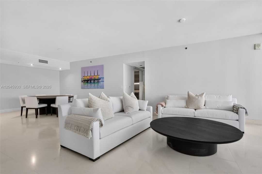 For Rent: $16,500 (3 beds, 3 baths, 2024 Square Feet)