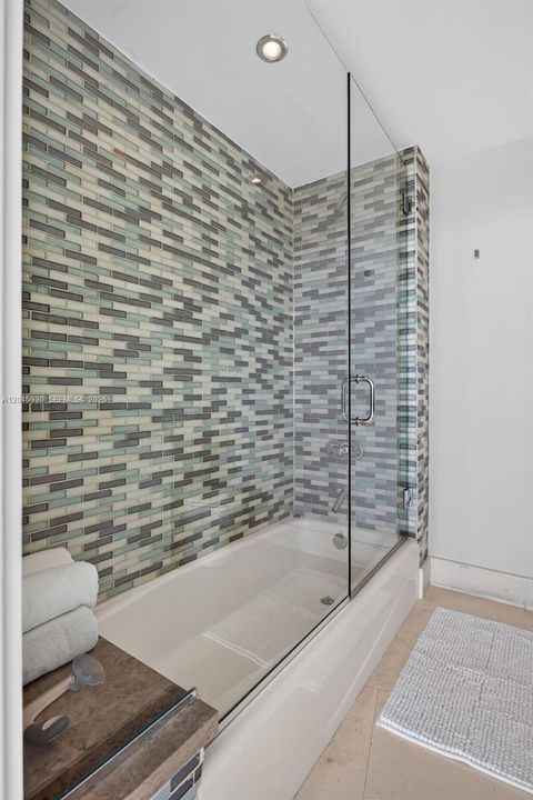 For Rent: $16,500 (3 beds, 3 baths, 2024 Square Feet)