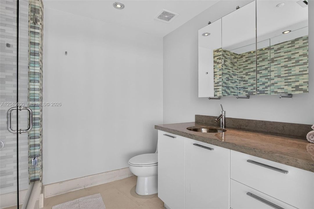 For Rent: $16,500 (3 beds, 3 baths, 2024 Square Feet)