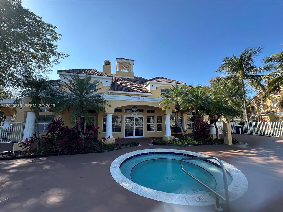 For Sale: $209,000 (2 beds, 2 baths, 1256 Square Feet)