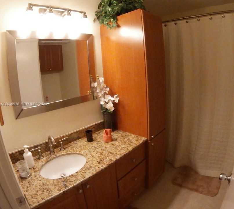 For Sale: $209,000 (2 beds, 2 baths, 1256 Square Feet)