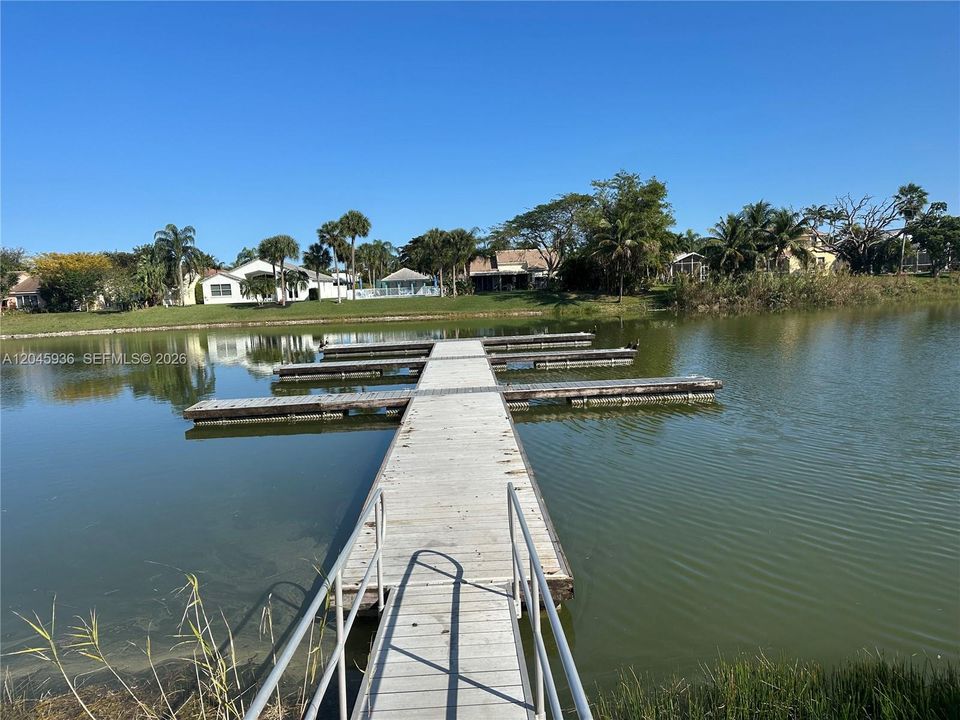 For Sale: $209,000 (2 beds, 2 baths, 1256 Square Feet)