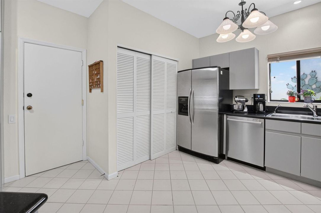 STAINLESS STEEL APPLIANCES
