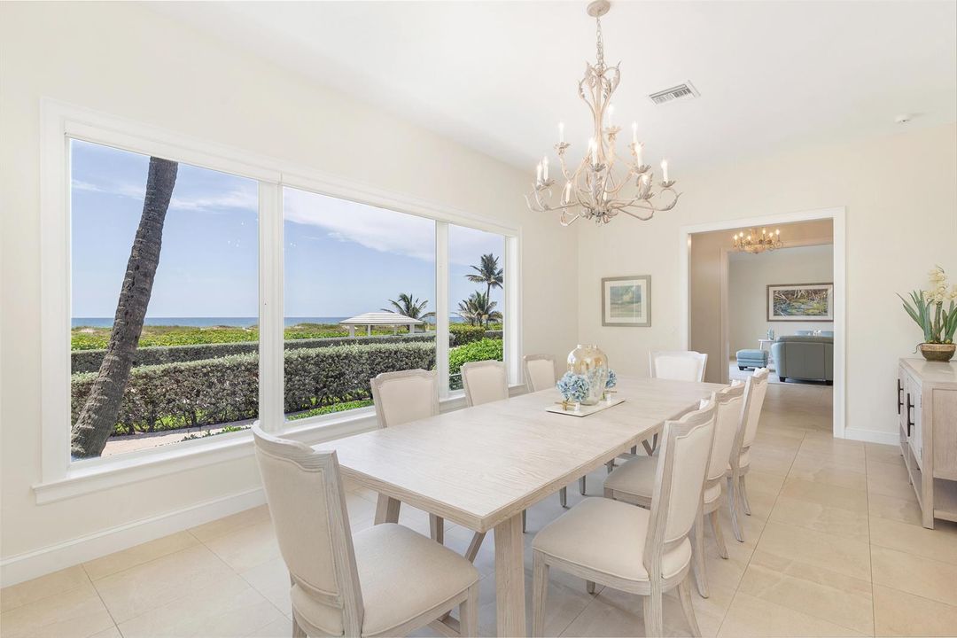 1426 Dining Area