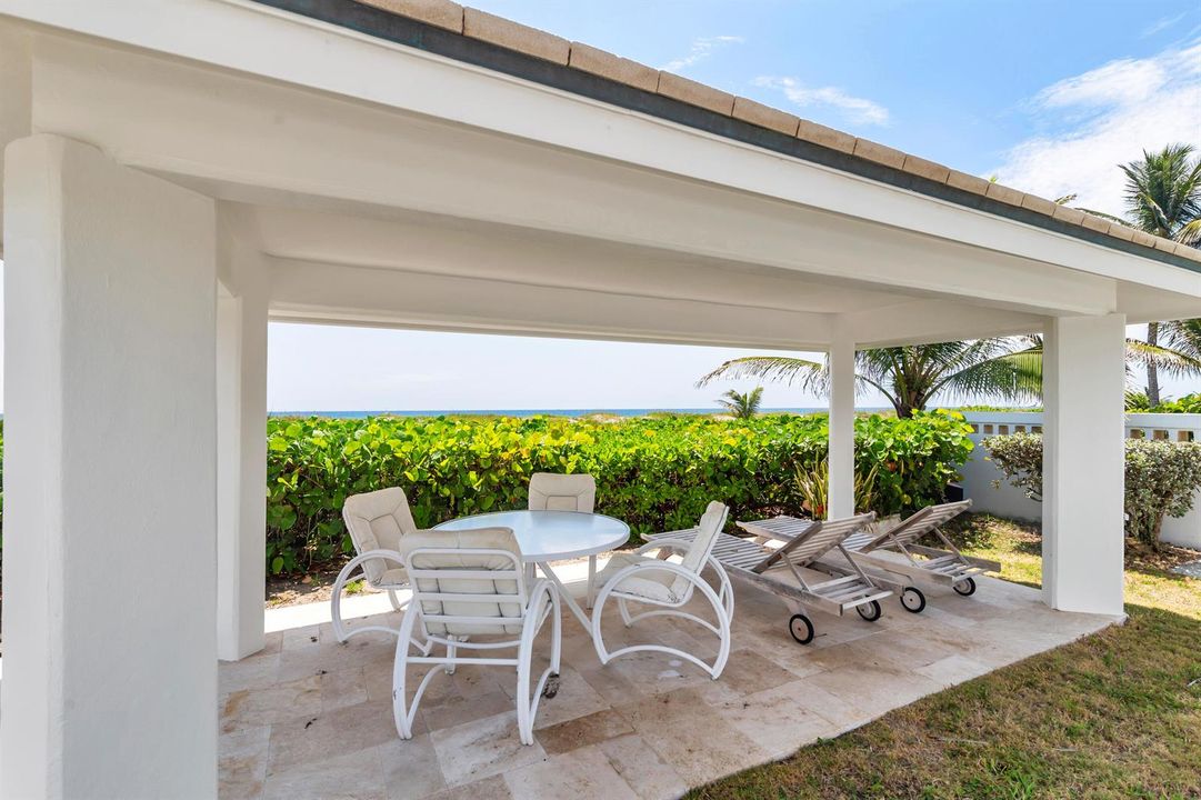 1426 Beach Cabana