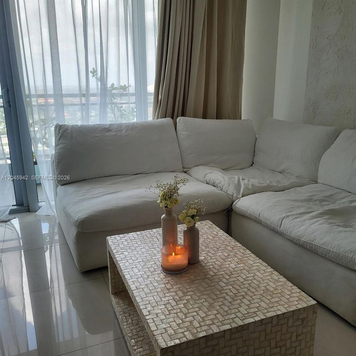 В аренду: $3,100 (1 спален, 1 ванн, 789 Квадратных фут)