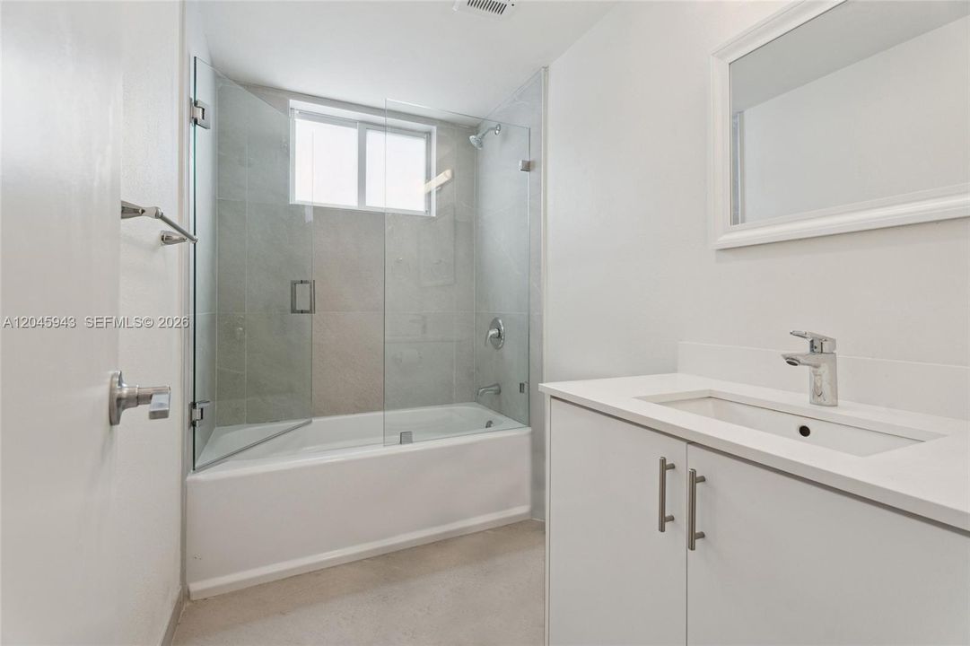В аренду: $2,600 (2 спален, 1 ванн, 1000 Квадратных фут)