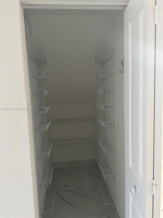 На продажу: $865,000 (5 спален, 3 ванн, 2640 Квадратных фут)