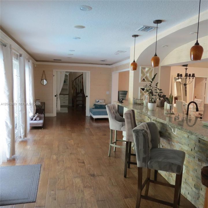 В аренду: $8,500 (5 спален, 4 ванн, 4035 Квадратных фут)