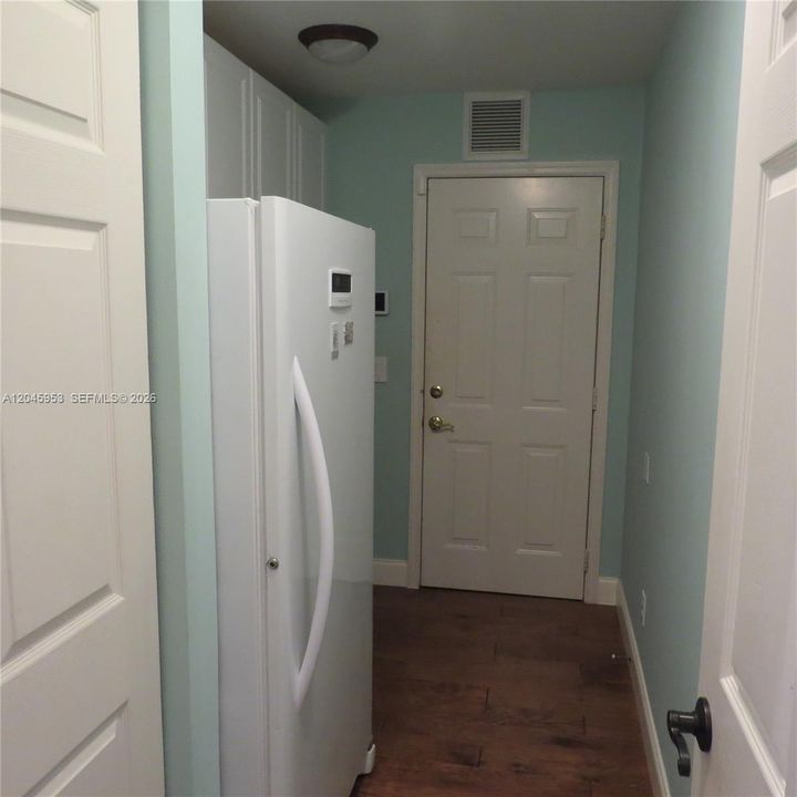 В аренду: $8,500 (5 спален, 4 ванн, 4035 Квадратных фут)