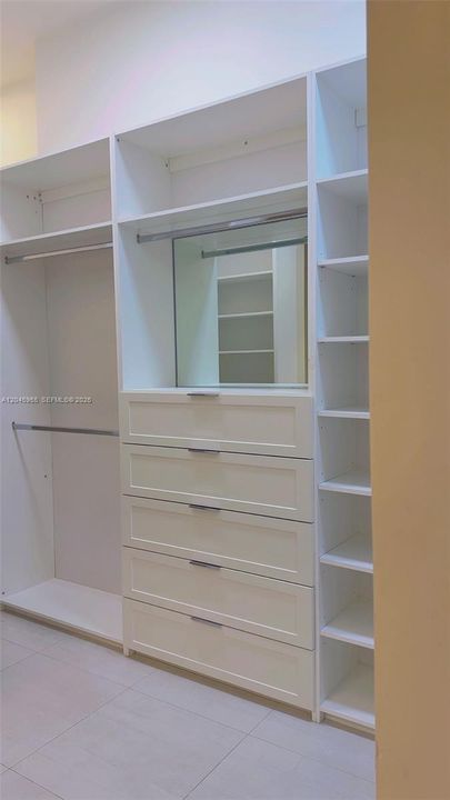 В аренду: $17,500 (6 спален, 6 ванн, 6514 Квадратных фут)
