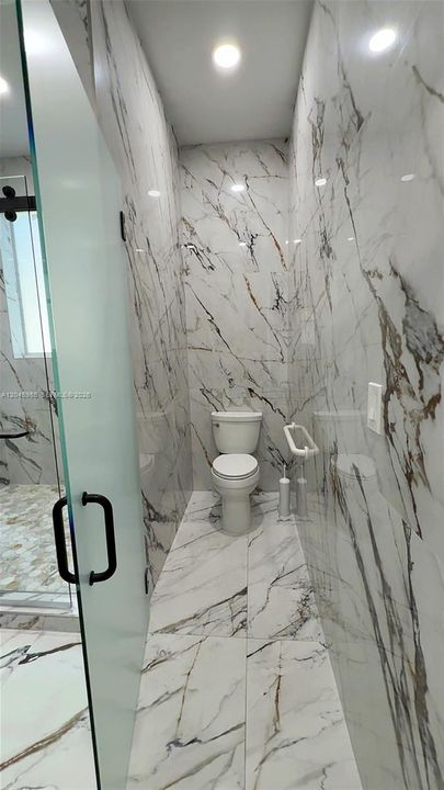 В аренду: $17,500 (6 спален, 6 ванн, 6514 Квадратных фут)