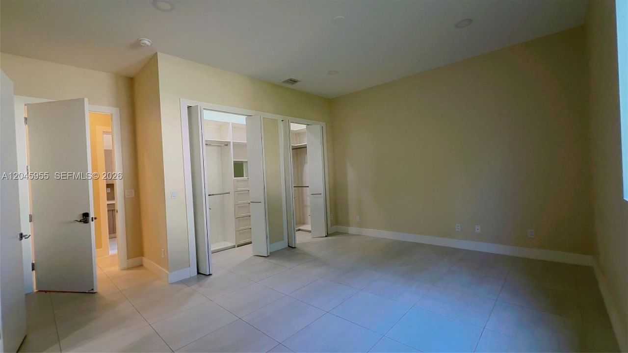Has huge bathroom and custom walk in closet