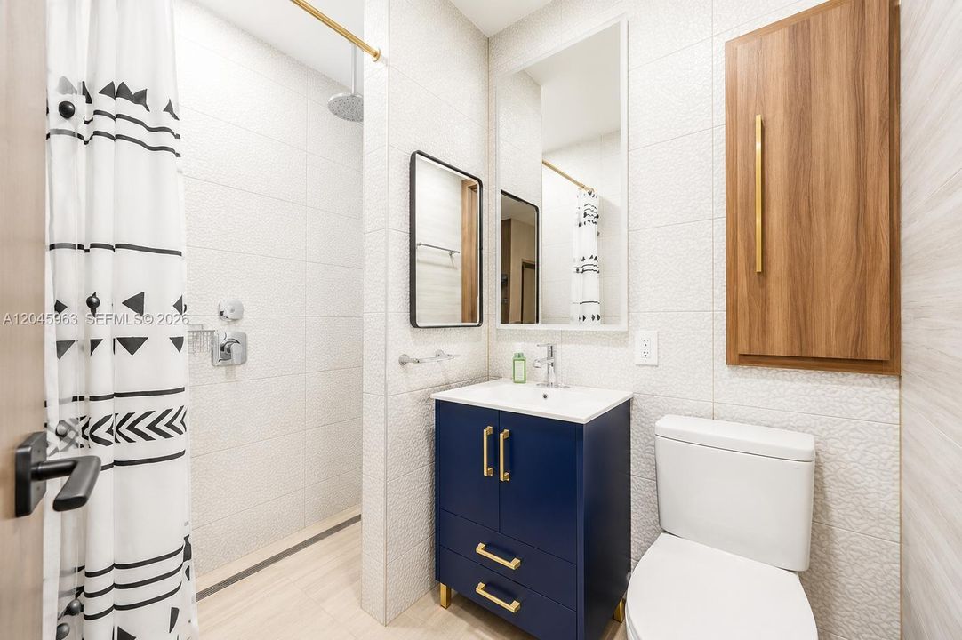 For Rent: $1,300 (1 beds, 1 baths, 400 Square Feet)