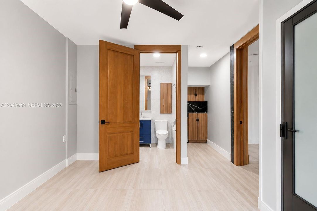 For Rent: $1,300 (1 beds, 1 baths, 400 Square Feet)