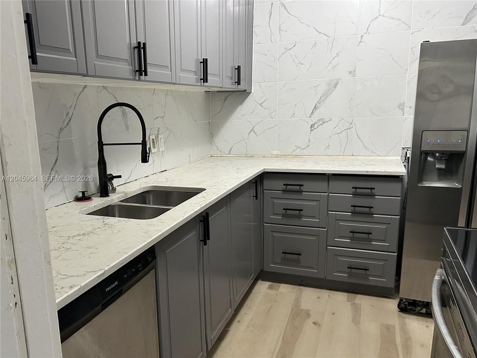For Sale: $550,000 (4 beds, 2 baths, 1732 Square Feet)