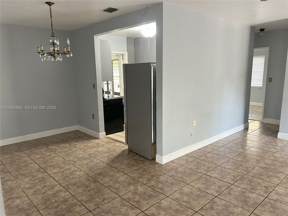 For Sale: $550,000 (4 beds, 2 baths, 1732 Square Feet)