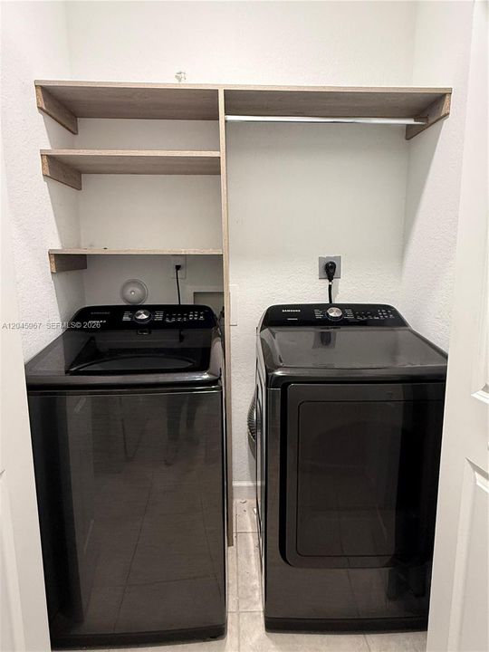 В аренду: $3,300 (3 спален, 2 ванн, 1330 Квадратных фут)
