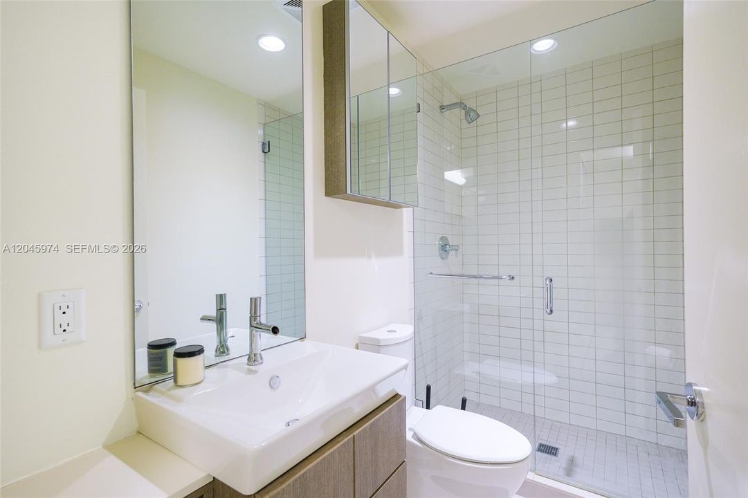 For Rent: $15,500 (2 beds, 3 baths, 1830 Square Feet)