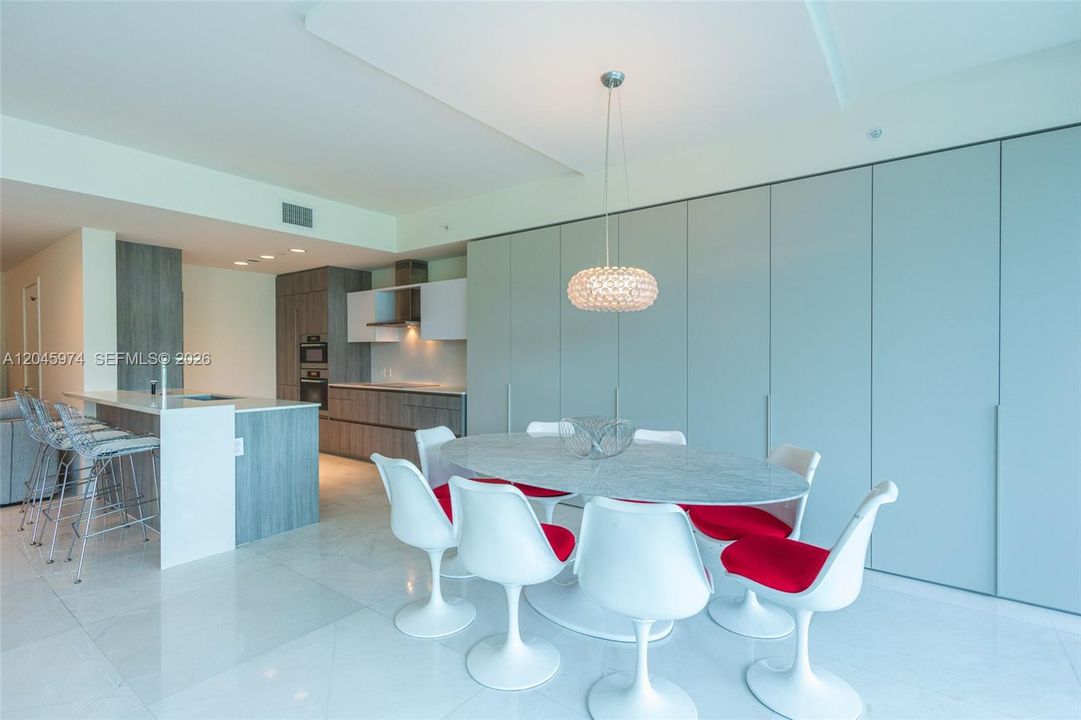 For Rent: $15,500 (2 beds, 3 baths, 1830 Square Feet)