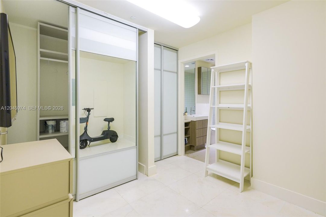 For Rent: $15,500 (2 beds, 3 baths, 1830 Square Feet)