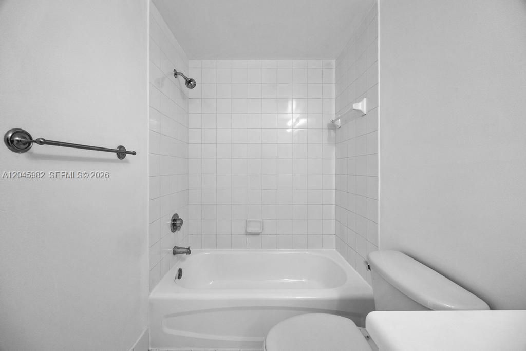 В аренду: $2,300 (1 спален, 1 ванн, 735 Квадратных фут)