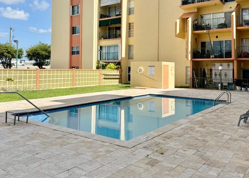 Community pool