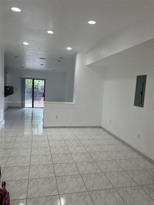 For Rent: $4,400 (5 beds, 3 baths, 2406 Square Feet)