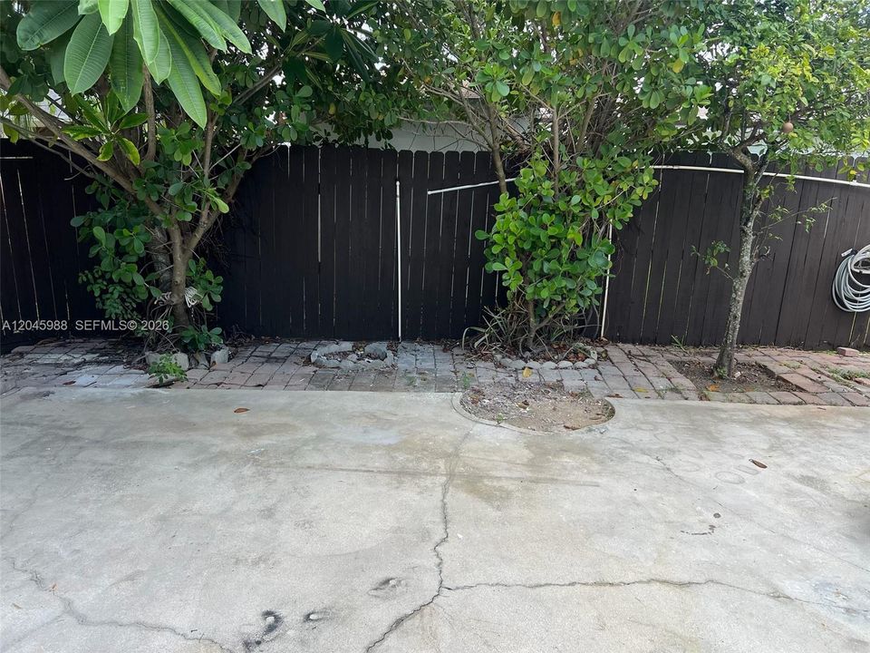 For Rent: $4,400 (5 beds, 3 baths, 2406 Square Feet)