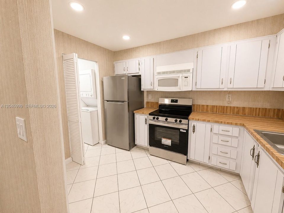 出租: $1,800 (2 贝兹, 2 浴室, 1092 平方英尺)