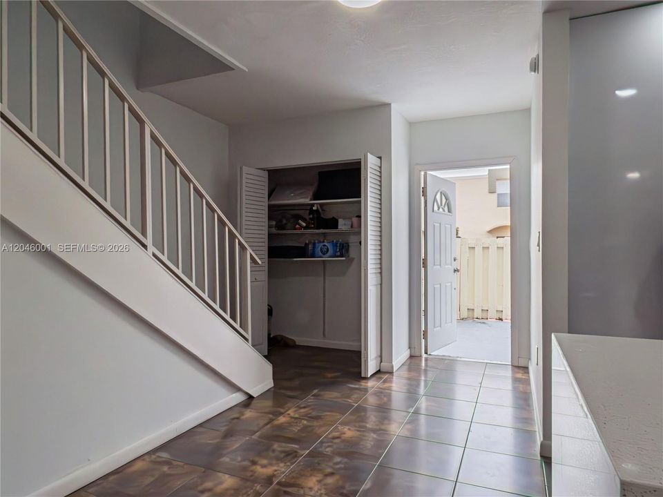 В аренду: $2,850 (2 спален, 2 ванн, 1285 Квадратных фут)